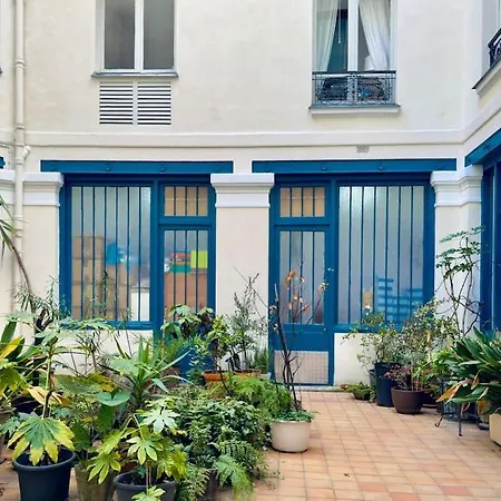 Apartment Charmant 2 Pieces Haut Marais Place De La Republique Paris