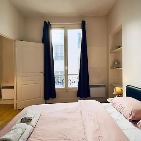 Apartment Charmant 2 Pieces Haut Marais Place De La Republique