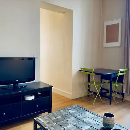 Apartment Charmant 2 Pieces Haut Marais Place De La Republique *